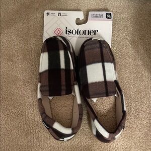 Isotoner Men's Plaid Slippers - Brown and White